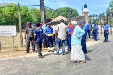 மீண்டும் காப்பாற்றப்பட்ட தமிழர் பிரதேசம்(படங்கள்)