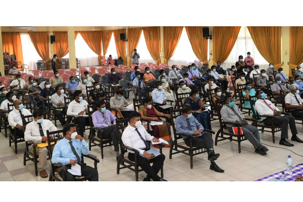 කොවිඩ් මර්දනයට සියළු රාජ්‍ය සේවකයින් එකට එක්විය යුතුයි.... | Srilanka Health