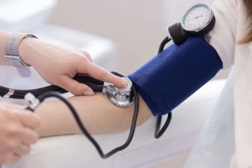 உங்களுக்கு உயர் இரத்த அழுத்த பிரச்சனை வரக்கூடாதா? இந்த 5 உணவுகளை எடுத்து கொண்டாலே போதும்