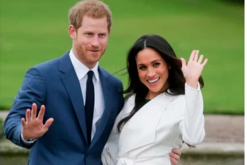 மகளின் புகைப்படத்தை முதல் முறையாக வெளியிட்ட இளவரசர் ஹாரி-மேகன் தம்பதி!