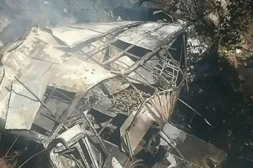 ஈஸ்டர் தின ஆராதனைக்கு பக்தர்கள் சென்ற பேருந்து விபத்து ; 45 பேர் பலி