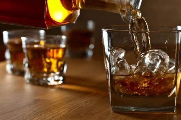 மட்டக்களப்பில் தப்பியோடிய பொலிஸ் அதிகாரி: வெளியான பரபரப்பு தகவல் | Policeman Escape After Receiving Liquor Not Paying