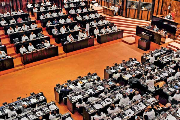 சீரற்ற காலநிலையால் நாடாளுமன்றத்திற்கும் பூட்டு | Parliament Closed Due To Irregular Weather