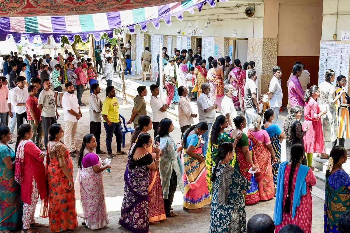 விஜய் வருகையால் தான் வாக்கு சதவீதம் உயர்ந்ததா? - தரவுகள் சொல்வது என்ன? | Tamil Nadu Voter Trun Out Rise Will Vijay Reason