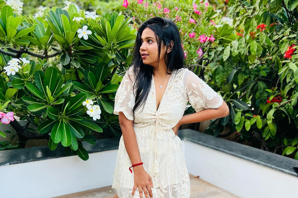 சிம்புவை காதலிப்பதாக சர்ச்சை ஏற்படுத்திய  சீரியல் நடிகை ஸ்ரீநிதி சிகிச்சைக்கு அனுமதி! | Actress Sreenidhi Admitted In Hospital Counseling