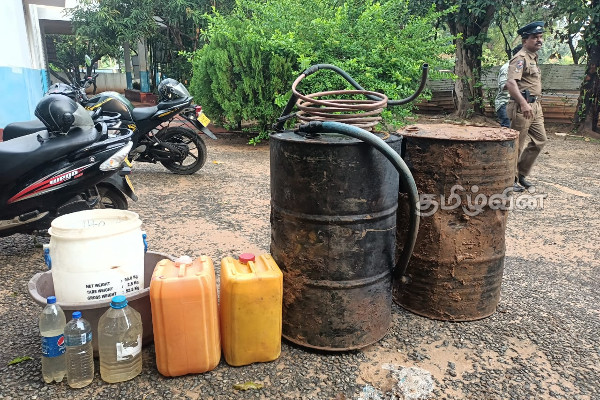 யாழ். கோப்பாயில் கசிப்பு விற்பனையில் ஈடுபட்டு வந்த மூவர் கைது (Photos) | Arrested Sale Liquor Koppai Jaffna