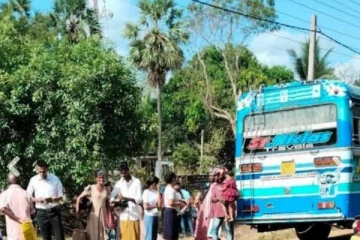 இளைஞனின் உயிரை பறித்த பேருந்து ; பொலிஸாரிடம் சிக்கிய சாரதி