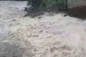 ජලාශයක වාන් දොරටු තුනක් විවෘත කෙරේ..!