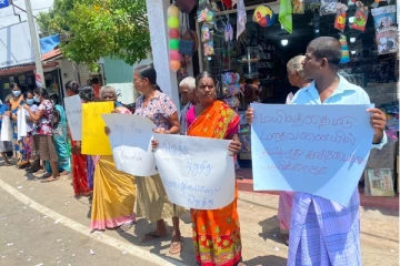 மட்டக்களப்பில் பௌத்த மயமாக்கல் திட்டத்தை நிறுத்துமாறு போராட்டம்(Photo)