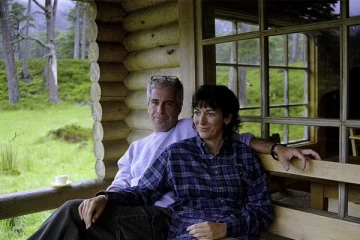 பிரித்தானிய மகாராணியார் ஓய்வெடுக்கும் தனிப்பட்ட இடத்தில் பயங்கர பாலியல் குற்றவாளி... வெளியான அதிரவைக்கும் புகைப்படம்