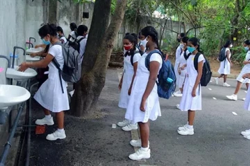 பாடசாலைகளை மீளத் திறப்பது தொடர்பில் கல்வி அமைச்சின் தீர்மானம் வெளியானது