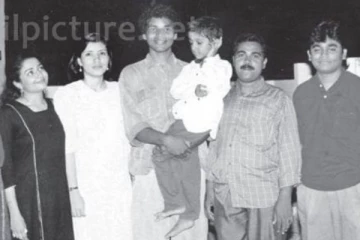 ஏ.ஆர். ரஹ்மான் உடன் இருக்கும் இந்த சிறுவன் யார் என தெரிகிறதா!