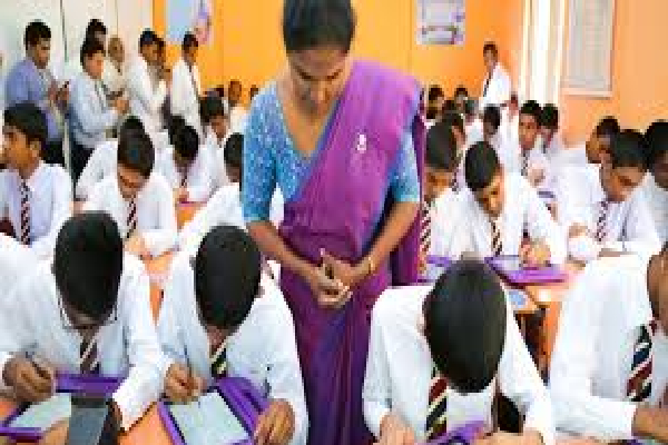 அரசின் கல்வி சீர் திருத்தம் : இலங்கை ஆசிரியர் சங்கம் போர்க்கொடி | New Education Reforms Increase Burden On Students