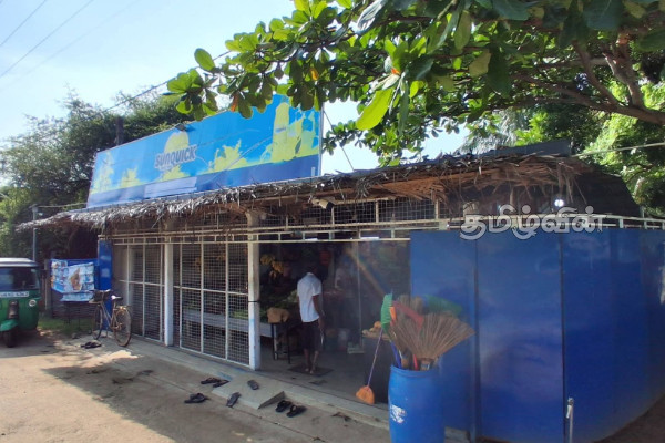 நிலாவெளியில் தொடரும் திருட்டுகள்: முகமூடி அணிந்து கைவரிசை காட்டிய மர்ம நபர்கள் | Wearing A Mask Ongoing Thefts Trincomale