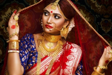 மகளிர் தினத்தில் இல்லத்தரசிகளுக்கு சர்ப்பரைஸ்; மகிழ்ச்சியை ஏற்படுத்திய தங்க விலை !