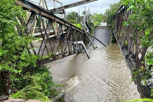 இடிந்து விழுந்த கொழும்பு - காலி வீதி பழைய பாலம் | Climate In Sri Lanka Rain
