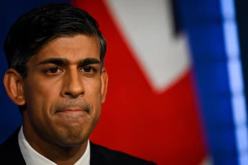 பிரித்தானிய பொதுத் தேர்தலில் தோல்வியை சந்திக்கவுள்ள ரிஷி சுனக் : வெளியான கருத்துக்கணிப்புகள்