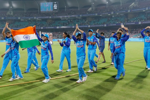 இறுதிவரை போராடி அவுஸ்ரேலியாவை வீழ்த்தி இறுதிப்போட்டிக்கு தகுதிப்பெற்ற இந்தியா | Womens World Cup India Beats Australia Final