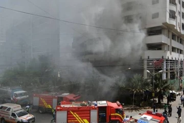 வணிக வளாகத்தில் எற்பட்ட பாரிய தீ விபத்து : 09 பேர் பரிதாபமாக உயிரிழப்பு!