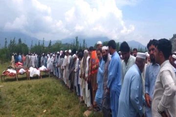 திருமணம் பற்றிய வாக்குவாதம்; ஒரே குடும்பத்தைச் சேர்ந்த 9 பேர் சுட்டுக் கொலை