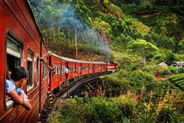 රටටම සුබ ආරංචියක් - සුන්දර කොළඹ-පේරාදෙණිය දුම්රිය ගමන යළිත් ඔක්තෝබරයේ සිට