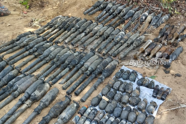 கிளிநொச்சி பளையில் பெருமளவு வெடிப்பொருட்கள் மீட்பு (Photos) | Massive Explosives Recovery Kilinochchi