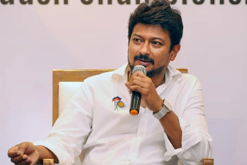 உதயநிதி ஸ்டாலின் அந்த தகுதியை இழந்துவிட்டார் - உயர்நீதிமன்றத்தில் மனு!