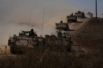 காஸாவுக்குள் அதிரடியாக நுழைந்த இஸ்ரேல் ராணுவம்... பணயக்கைதிகளை தேடுவதாக அறிவிப்பு