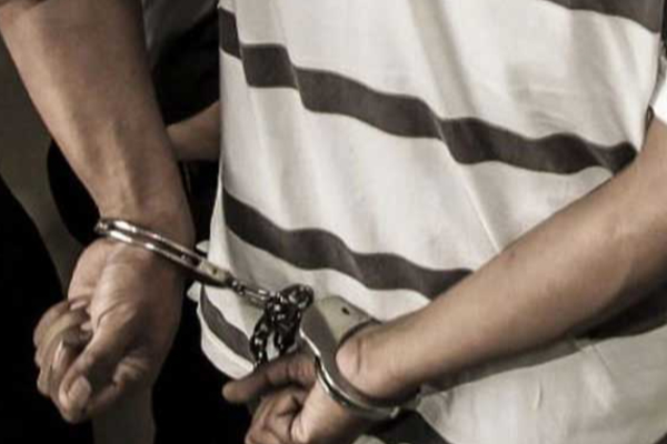 கருணா தரப்பை சேர்ந்த ஒருவர் அதிரடி கைது.. பொலிஸார் வெளியிட்ட தகவல் | A Suspect Arrested In Meetiyagoda Karuna