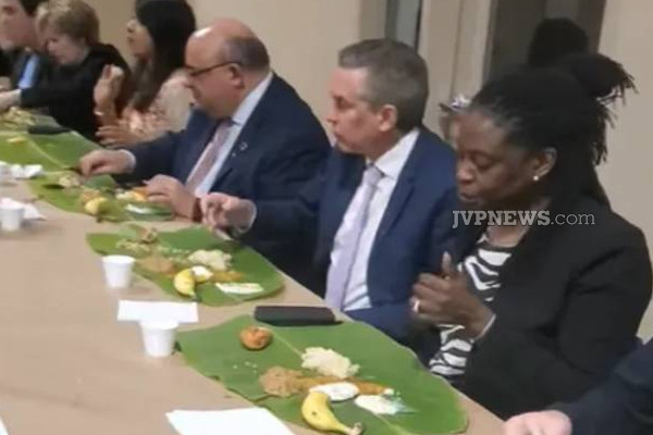 பொங்கல் விருந்தில் வாழை இலையில் சாப்பிட்ட வெளிநாட்டு அதிகாரிகள்! வைரல் புகைப்படங்கள் | Foreign Officials Eating Banana Leaves At Pongal