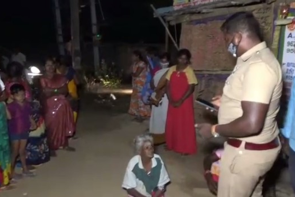 தாயை முட்புதரில் விட்டுச் சென்ற மகன் - நெஞ்சை பதைபதைக்க வைக்கும் சம்பவம் | Son Leaves Mother Alone In Dumpyard At Ponneri தாயை முட்புதரில் விட்டுச் சென்ற மகன் - நெஞ்சை பதைபதைக்க வைக்கும் சம்பவம் | Son Leaves Mother Alone In Dumpyard At Ponneri