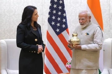 இந்தியா வந்த துளசி கபார்டின்.. கும்பமேளா தீர்த்ததை வழங்கிய பிரதமர் மோடி!