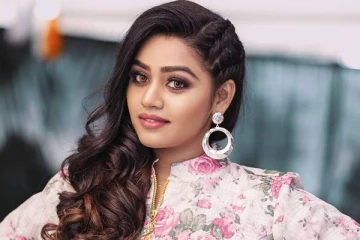 12 வயதில் மகன்... இரண்டாவதாக பெண் குழந்தையை பெற்றெடுத்த நடிகை! நெகிழ்ச்சி பதிவு