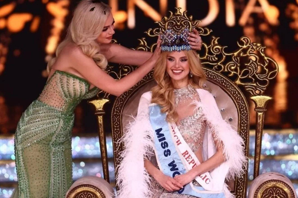 czech republic woman krystyna wins miss world