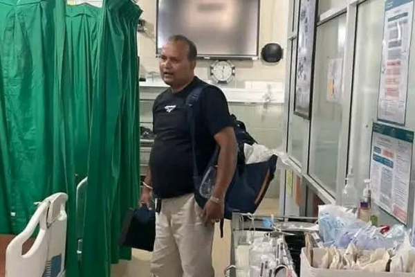 இலங்கையில் தன்னுயிரை பணயம் வைத்து பல உயிர்களை காப்பாற்றும் வைத்தியர் | Doctor Becomes A Hero In Accident