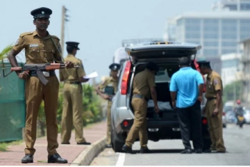 பெண்களுடன் கைதான குழு ; சோதனையில் சிக்கிய பல மில்லியன் ரூபாய்