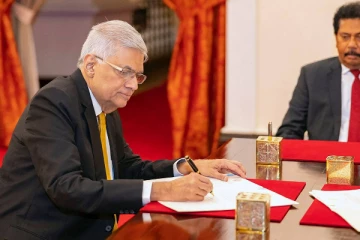 இன்று பதவியேற்ற அமைச்சர்களுக்கு சம்பளம் கிடையாது! பிரதமர் ரணில் அறிவிப்பு