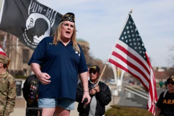 திருநங்கை வீரர்களைப் பணிநீக்கம் செய்ய அமெரிக்கா உத்தரவு