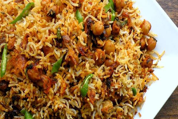 அசைவமே தோற்றுப்போகும் சுவையில் கொண்டைக்கடலை பிரியாணி... எப்படி செய்வது? | Tasty And Healthy Channa Biryani Recipe In Tamil