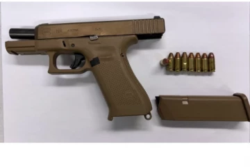 டொரொண்டோவில் சட்டவிரோத கஞ்சா விற்பனை நிலையத்தில் சோதனை – இரண்டு பேர் கைது