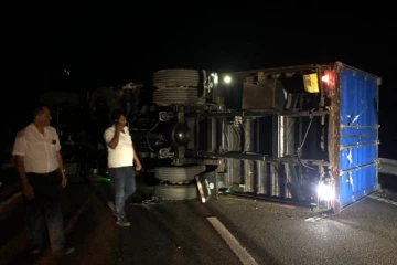 தலைகீழாக கவிழ்ந்த கொள்கலன் பாரவூர்தி! விடுக்கப்பட்டுள்ள அறிவிப்பு