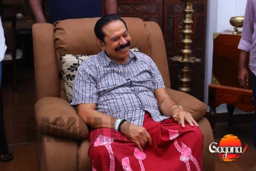 සියලු දේ අහිමි වෙද්දී මහින්ද වෙඩි නොවදින රථයත් බාර දෙයි