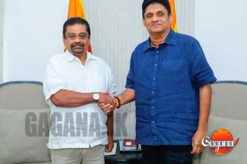 රනිල්ගෙන් තැනක් නැති නිසා සජිත්ගෙන් සරණ පැතූ ලක්ෂ්මන්