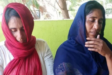 துப்பட்டாவை வீசி நூதன திருட்டில் அக்கா-தங்கை - சிசிடிவியால் அதிர்ச்சி!