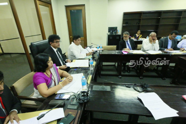 வடக்கின் சீரற்ற ஆசிரிய வளப் பரவலாக்கத்தை விரைந்து சீர்ப்படுத்துமாறு ரவிகரன் எம்.பி கோரிக்கை | Ravikaran Mp Demands Teaching Resources North