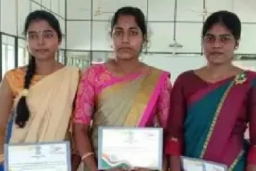 இந்திய துணைத்தூதுவரால் கெளரவிக்கப்பட்ட இலங்கை மாணவிகள்