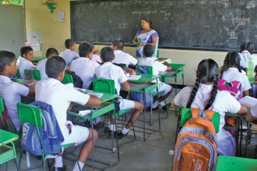 அரசாங்கத்தின் தீர்மானத்தை கடுமையாக விமர்சனம் செய்யும் ஆசிரியர்கள்