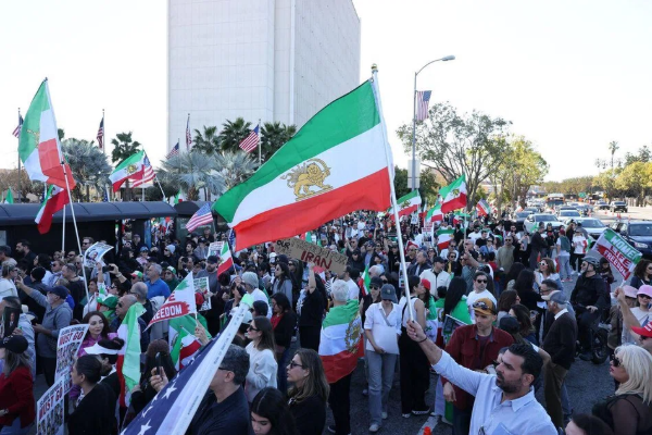 3ஆம் உலக போரின் தொடக்கமா? அணுகுண்டு வீச தயாராகும் ஈரான்; கிரீன்லாந்திற்கு அடம்பிடிக்கும் டிரம்ப் | Why Trump Wants Greenland Will Iran Bomb On Us