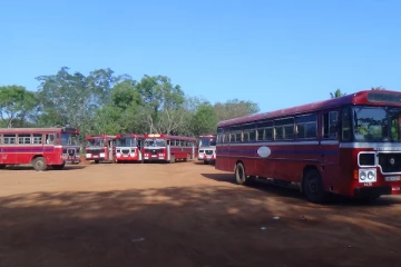 வவுனியாவில் இலங்கை போக்குவரத்து சபை ஊழியர்கள் பணிப்புறக்கணிப்பு (Photos)