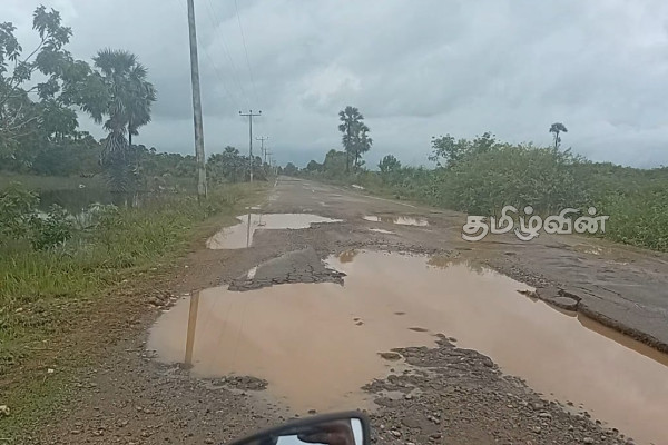 யாழ்.மருதங்கேணி-பருத்தித்துறை வீதி கைவிடப்பட்டுள்ளதா! மக்கள் விசனம்.. | Maruthankerni Paradithurai Road Been Abandoned